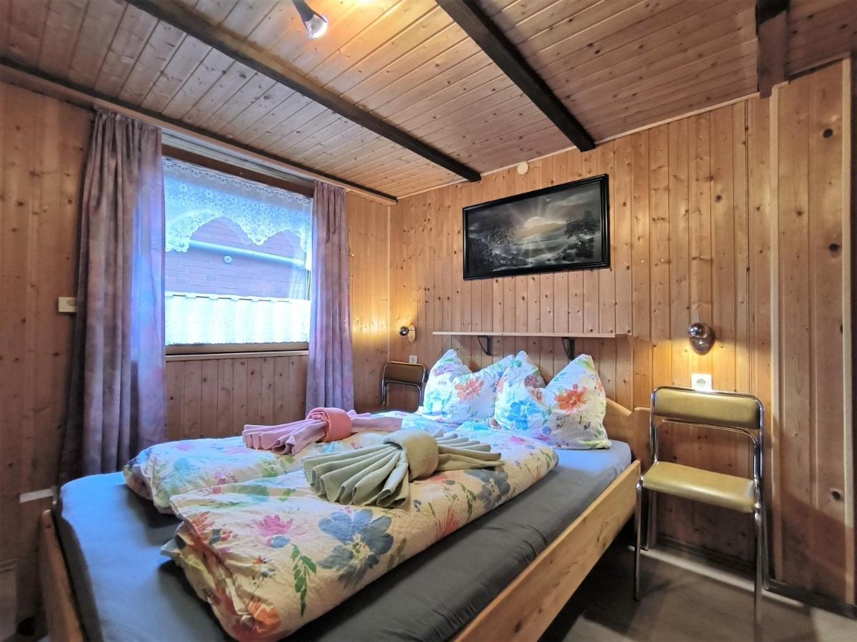 Ferienwohnung Mohnkopf - Unterkunft Fuer 2 Bis 3 Personen Mit Terrasse Jerrishoe Exterior photo